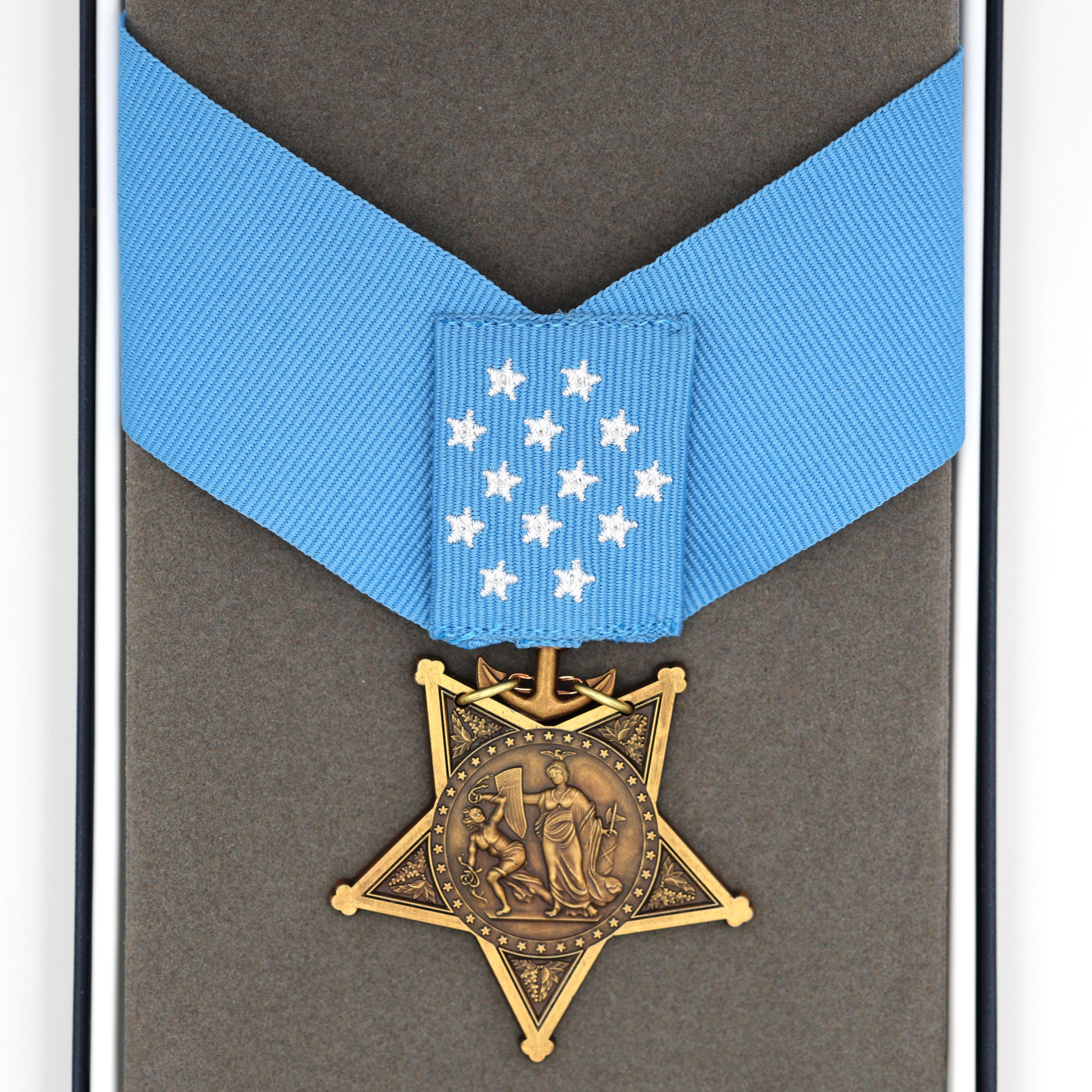 US Orden Navy Medal of Honor 1942–1963 – Museumsreplik Sammleranfertigung Reproduktion mit Bandspange & Etui